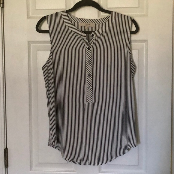 LOFT Tops - LOFT-Mixed media top